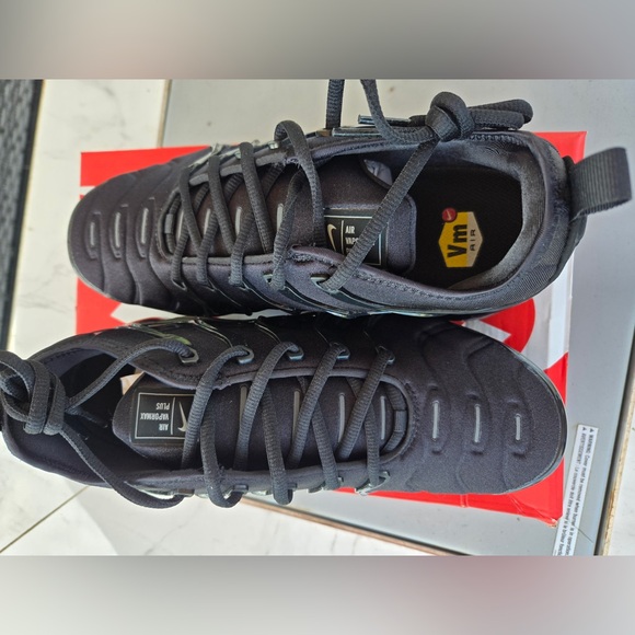 Nike Black Air VaporMax Plus Sneakers - Picture 3 of 5